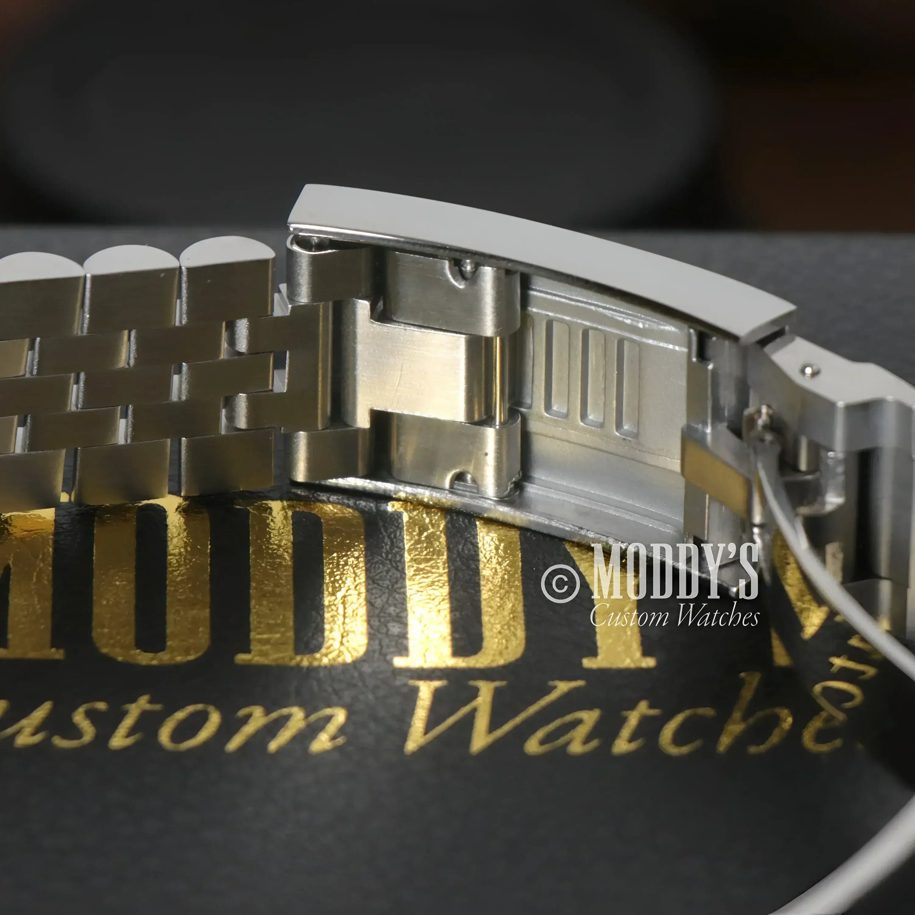 Seikojust | White Arabic Textured - Image 9